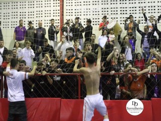 
<a style='margin-left: 5px;' class='btn btn-xs btn-social btn-facebook' href='https://www.facebook.com/sharer/sharer.php?u=https://www.boladovale.com.br/imgs/800-800-90/conteudo/fotos/1870/img6696.jpg' rel='popup' data-width='500' data-height='400'><i class='fa fa-facebook'></i>Compartilhar <span class='hidden-xs'>no Facebook</span>
</a> 
<a class='btn btn-default btn-xs' target='_blank' href='imgs/800-800-90/conteudo/fotos/1870/img6696.jpg'>
<span class='glyphicon glyphicon-cloud-download'></span> Salvar
</a> 
<span></span>