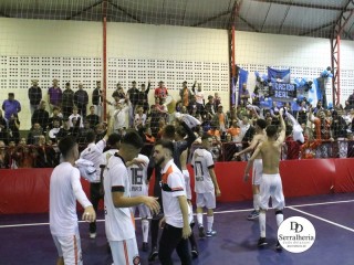 
<a style='margin-left: 5px;' class='btn btn-xs btn-social btn-facebook' href='https://www.facebook.com/sharer/sharer.php?u=https://www.boladovale.com.br/imgs/800-800-90/conteudo/fotos/1870/img6703.jpg' rel='popup' data-width='500' data-height='400'><i class='fa fa-facebook'></i>Compartilhar <span class='hidden-xs'>no Facebook</span>
</a> 
<a class='btn btn-default btn-xs' target='_blank' href='imgs/800-800-90/conteudo/fotos/1870/img6703.jpg'>
<span class='glyphicon glyphicon-cloud-download'></span> Salvar
</a> 
<span></span>