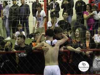 
<a style='margin-left: 5px;' class='btn btn-xs btn-social btn-facebook' href='https://www.facebook.com/sharer/sharer.php?u=https://www.boladovale.com.br/imgs/800-800-90/conteudo/fotos/1870/img6709.jpg' rel='popup' data-width='500' data-height='400'><i class='fa fa-facebook'></i>Compartilhar <span class='hidden-xs'>no Facebook</span>
</a> 
<a class='btn btn-default btn-xs' target='_blank' href='imgs/800-800-90/conteudo/fotos/1870/img6709.jpg'>
<span class='glyphicon glyphicon-cloud-download'></span> Salvar
</a> 
<span></span>