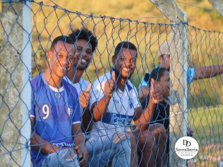 
<a style='margin-left: 5px;' class='btn btn-xs btn-social btn-facebook' href='https://www.facebook.com/sharer/sharer.php?u=https://www.boladovale.com.br/imgs/800-800-90/conteudo/fotos/1874/img7404.jpg' rel='popup' data-width='500' data-height='400'><i class='fa fa-facebook'></i>Compartilhar <span class='hidden-xs'>no Facebook</span>
</a> 
<a class='btn btn-default btn-xs' target='_blank' href='imgs/800-800-90/conteudo/fotos/1874/img7404.jpg'>
<span class='glyphicon glyphicon-cloud-download'></span> Salvar
</a> 
<span></span>