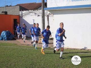 
<a style='margin-left: 5px;' class='btn btn-xs btn-social btn-facebook' href='https://www.facebook.com/sharer/sharer.php?u=https://www.boladovale.com.br/imgs/800-800-90/conteudo/fotos/1877/img8128.jpg' rel='popup' data-width='500' data-height='400'><i class='fa fa-facebook'></i>Compartilhar <span class='hidden-xs'>no Facebook</span>
</a> 
<a class='btn btn-default btn-xs' target='_blank' href='imgs/800-800-90/conteudo/fotos/1877/img8128.jpg'>
<span class='glyphicon glyphicon-cloud-download'></span> Salvar
</a> 
<span></span>