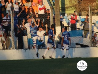 
<a style='margin-left: 5px;' class='btn btn-xs btn-social btn-facebook' href='https://www.facebook.com/sharer/sharer.php?u=https://www.boladovale.com.br/imgs/800-800-90/conteudo/fotos/1877/img8352.jpg' rel='popup' data-width='500' data-height='400'><i class='fa fa-facebook'></i>Compartilhar <span class='hidden-xs'>no Facebook</span>
</a> 
<a class='btn btn-default btn-xs' target='_blank' href='imgs/800-800-90/conteudo/fotos/1877/img8352.jpg'>
<span class='glyphicon glyphicon-cloud-download'></span> Salvar
</a> 
<span></span>