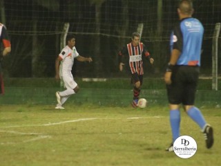 
<a style='margin-left: 5px;' class='btn btn-xs btn-social btn-facebook' href='https://www.facebook.com/sharer/sharer.php?u=https://www.boladovale.com.br/imgs/800-800-90/conteudo/fotos/1879/img8617.jpg' rel='popup' data-width='500' data-height='400'><i class='fa fa-facebook'></i>Compartilhar <span class='hidden-xs'>no Facebook</span>
</a> 
<a class='btn btn-default btn-xs' target='_blank' href='imgs/800-800-90/conteudo/fotos/1879/img8617.jpg'>
<span class='glyphicon glyphicon-cloud-download'></span> Salvar
</a> 
<span></span>