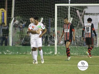 
<a style='margin-left: 5px;' class='btn btn-xs btn-social btn-facebook' href='https://www.facebook.com/sharer/sharer.php?u=https://www.boladovale.com.br/imgs/800-800-90/conteudo/fotos/1879/img8636.jpg' rel='popup' data-width='500' data-height='400'><i class='fa fa-facebook'></i>Compartilhar <span class='hidden-xs'>no Facebook</span>
</a> 
<a class='btn btn-default btn-xs' target='_blank' href='imgs/800-800-90/conteudo/fotos/1879/img8636.jpg'>
<span class='glyphicon glyphicon-cloud-download'></span> Salvar
</a> 
<span></span>