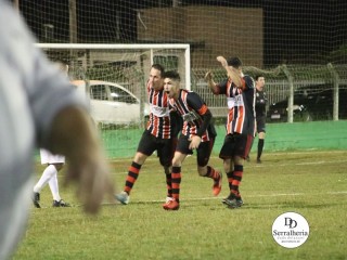 
<a style='margin-left: 5px;' class='btn btn-xs btn-social btn-facebook' href='https://www.facebook.com/sharer/sharer.php?u=https://www.boladovale.com.br/imgs/800-800-90/conteudo/fotos/1879/img8694.jpg' rel='popup' data-width='500' data-height='400'><i class='fa fa-facebook'></i>Compartilhar <span class='hidden-xs'>no Facebook</span>
</a> 
<a class='btn btn-default btn-xs' target='_blank' href='imgs/800-800-90/conteudo/fotos/1879/img8694.jpg'>
<span class='glyphicon glyphicon-cloud-download'></span> Salvar
</a> 
<span></span>