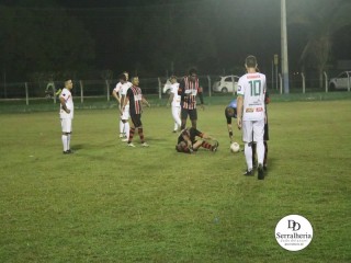 
<a style='margin-left: 5px;' class='btn btn-xs btn-social btn-facebook' href='https://www.facebook.com/sharer/sharer.php?u=https://www.boladovale.com.br/imgs/800-800-90/conteudo/fotos/1879/img8713.jpg' rel='popup' data-width='500' data-height='400'><i class='fa fa-facebook'></i>Compartilhar <span class='hidden-xs'>no Facebook</span>
</a> 
<a class='btn btn-default btn-xs' target='_blank' href='imgs/800-800-90/conteudo/fotos/1879/img8713.jpg'>
<span class='glyphicon glyphicon-cloud-download'></span> Salvar
</a> 
<span></span>