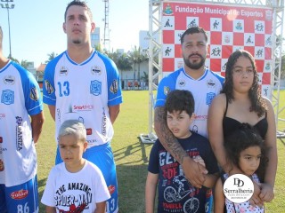 
<a style='margin-left: 5px;' class='btn btn-xs btn-social btn-facebook' href='https://www.facebook.com/sharer/sharer.php?u=https://www.boladovale.com.br/imgs/800-800-90/conteudo/fotos/1880/img8792.jpg' rel='popup' data-width='500' data-height='400'><i class='fa fa-facebook'></i>Compartilhar <span class='hidden-xs'>no Facebook</span>
</a> 
<a class='btn btn-default btn-xs' target='_blank' href='imgs/800-800-90/conteudo/fotos/1880/img8792.jpg'>
<span class='glyphicon glyphicon-cloud-download'></span> Salvar
</a> 
<span></span>