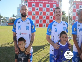 
<a style='margin-left: 5px;' class='btn btn-xs btn-social btn-facebook' href='https://www.facebook.com/sharer/sharer.php?u=https://www.boladovale.com.br/imgs/800-800-90/conteudo/fotos/1880/img8793.jpg' rel='popup' data-width='500' data-height='400'><i class='fa fa-facebook'></i>Compartilhar <span class='hidden-xs'>no Facebook</span>
</a> 
<a class='btn btn-default btn-xs' target='_blank' href='imgs/800-800-90/conteudo/fotos/1880/img8793.jpg'>
<span class='glyphicon glyphicon-cloud-download'></span> Salvar
</a> 
<span></span>