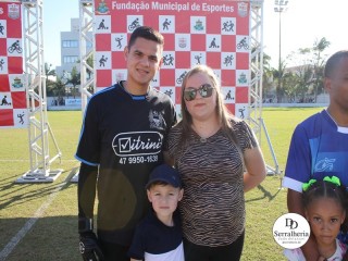 
<a style='margin-left: 5px;' class='btn btn-xs btn-social btn-facebook' href='https://www.facebook.com/sharer/sharer.php?u=https://www.boladovale.com.br/imgs/800-800-90/conteudo/fotos/1880/img8800.jpg' rel='popup' data-width='500' data-height='400'><i class='fa fa-facebook'></i>Compartilhar <span class='hidden-xs'>no Facebook</span>
</a> 
<a class='btn btn-default btn-xs' target='_blank' href='imgs/800-800-90/conteudo/fotos/1880/img8800.jpg'>
<span class='glyphicon glyphicon-cloud-download'></span> Salvar
</a> 
<span></span>