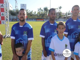 
<a style='margin-left: 5px;' class='btn btn-xs btn-social btn-facebook' href='https://www.facebook.com/sharer/sharer.php?u=https://www.boladovale.com.br/imgs/800-800-90/conteudo/fotos/1880/img8807.jpg' rel='popup' data-width='500' data-height='400'><i class='fa fa-facebook'></i>Compartilhar <span class='hidden-xs'>no Facebook</span>
</a> 
<a class='btn btn-default btn-xs' target='_blank' href='imgs/800-800-90/conteudo/fotos/1880/img8807.jpg'>
<span class='glyphicon glyphicon-cloud-download'></span> Salvar
</a> 
<span></span>