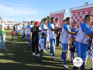 
<a style='margin-left: 5px;' class='btn btn-xs btn-social btn-facebook' href='https://www.facebook.com/sharer/sharer.php?u=https://www.boladovale.com.br/imgs/800-800-90/conteudo/fotos/1880/img8839.jpg' rel='popup' data-width='500' data-height='400'><i class='fa fa-facebook'></i>Compartilhar <span class='hidden-xs'>no Facebook</span>
</a> 
<a class='btn btn-default btn-xs' target='_blank' href='imgs/800-800-90/conteudo/fotos/1880/img8839.jpg'>
<span class='glyphicon glyphicon-cloud-download'></span> Salvar
</a> 
<span></span>