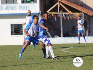 
<a style='margin-left: 5px;' class='btn btn-xs btn-social btn-facebook' href='https://www.facebook.com/sharer/sharer.php?u=https://www.boladovale.com.br/imgs/800-800-90/conteudo/fotos/1880/img8868.jpg' rel='popup' data-width='500' data-height='400'><i class='fa fa-facebook'></i>Compartilhar <span class='hidden-xs'>no Facebook</span>
</a> 
<a class='btn btn-default btn-xs' target='_blank' href='imgs/800-800-90/conteudo/fotos/1880/img8868.jpg'>
<span class='glyphicon glyphicon-cloud-download'></span> Salvar
</a> 
<span></span>