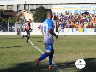 
<a style='margin-left: 5px;' class='btn btn-xs btn-social btn-facebook' href='https://www.facebook.com/sharer/sharer.php?u=https://www.boladovale.com.br/imgs/800-800-90/conteudo/fotos/1880/img8921.jpg' rel='popup' data-width='500' data-height='400'><i class='fa fa-facebook'></i>Compartilhar <span class='hidden-xs'>no Facebook</span>
</a> 
<a class='btn btn-default btn-xs' target='_blank' href='imgs/800-800-90/conteudo/fotos/1880/img8921.jpg'>
<span class='glyphicon glyphicon-cloud-download'></span> Salvar
</a> 
<span></span>