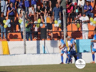 
<a style='margin-left: 5px;' class='btn btn-xs btn-social btn-facebook' href='https://www.facebook.com/sharer/sharer.php?u=https://www.boladovale.com.br/imgs/800-800-90/conteudo/fotos/1880/img8957.jpg' rel='popup' data-width='500' data-height='400'><i class='fa fa-facebook'></i>Compartilhar <span class='hidden-xs'>no Facebook</span>
</a> 
<a class='btn btn-default btn-xs' target='_blank' href='imgs/800-800-90/conteudo/fotos/1880/img8957.jpg'>
<span class='glyphicon glyphicon-cloud-download'></span> Salvar
</a> 
<span></span>