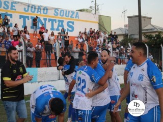 
<a style='margin-left: 5px;' class='btn btn-xs btn-social btn-facebook' href='https://www.facebook.com/sharer/sharer.php?u=https://www.boladovale.com.br/imgs/800-800-90/conteudo/fotos/1880/img9073.jpg' rel='popup' data-width='500' data-height='400'><i class='fa fa-facebook'></i>Compartilhar <span class='hidden-xs'>no Facebook</span>
</a> 
<a class='btn btn-default btn-xs' target='_blank' href='imgs/800-800-90/conteudo/fotos/1880/img9073.jpg'>
<span class='glyphicon glyphicon-cloud-download'></span> Salvar
</a> 
<span></span>