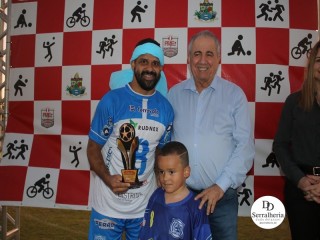 
<a style='margin-left: 5px;' class='btn btn-xs btn-social btn-facebook' href='https://www.facebook.com/sharer/sharer.php?u=https://www.boladovale.com.br/imgs/800-800-90/conteudo/fotos/1881/img9131.jpg' rel='popup' data-width='500' data-height='400'><i class='fa fa-facebook'></i>Compartilhar <span class='hidden-xs'>no Facebook</span>
</a> 
<a class='btn btn-default btn-xs' target='_blank' href='imgs/800-800-90/conteudo/fotos/1881/img9131.jpg'>
<span class='glyphicon glyphicon-cloud-download'></span> Salvar
</a> 
<span></span>
