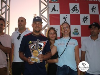 
<a style='margin-left: 5px;' class='btn btn-xs btn-social btn-facebook' href='https://www.facebook.com/sharer/sharer.php?u=https://www.boladovale.com.br/imgs/800-800-90/conteudo/fotos/1881/img9133.jpg' rel='popup' data-width='500' data-height='400'><i class='fa fa-facebook'></i>Compartilhar <span class='hidden-xs'>no Facebook</span>
</a> 
<a class='btn btn-default btn-xs' target='_blank' href='imgs/800-800-90/conteudo/fotos/1881/img9133.jpg'>
<span class='glyphicon glyphicon-cloud-download'></span> Salvar
</a> 
<span></span>