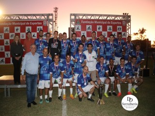 
<a style='margin-left: 5px;' class='btn btn-xs btn-social btn-facebook' href='https://www.facebook.com/sharer/sharer.php?u=https://www.boladovale.com.br/imgs/800-800-90/conteudo/fotos/1881/img9162.jpg' rel='popup' data-width='500' data-height='400'><i class='fa fa-facebook'></i>Compartilhar <span class='hidden-xs'>no Facebook</span>
</a> 
<a class='btn btn-default btn-xs' target='_blank' href='imgs/800-800-90/conteudo/fotos/1881/img9162.jpg'>
<span class='glyphicon glyphicon-cloud-download'></span> Salvar
</a> 
<span></span>
