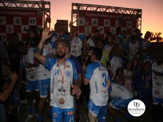 
<a style='margin-left: 5px;' class='btn btn-xs btn-social btn-facebook' href='https://www.facebook.com/sharer/sharer.php?u=https://www.boladovale.com.br/imgs/800-800-90/conteudo/fotos/1881/img9190.jpg' rel='popup' data-width='500' data-height='400'><i class='fa fa-facebook'></i>Compartilhar <span class='hidden-xs'>no Facebook</span>
</a> 
<a class='btn btn-default btn-xs' target='_blank' href='imgs/800-800-90/conteudo/fotos/1881/img9190.jpg'>
<span class='glyphicon glyphicon-cloud-download'></span> Salvar
</a> 
<span></span>