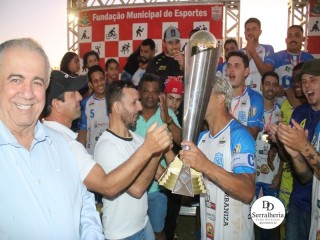 
<a style='margin-left: 5px;' class='btn btn-xs btn-social btn-facebook' href='https://www.facebook.com/sharer/sharer.php?u=https://www.boladovale.com.br/imgs/800-800-90/conteudo/fotos/1881/img9200.jpg' rel='popup' data-width='500' data-height='400'><i class='fa fa-facebook'></i>Compartilhar <span class='hidden-xs'>no Facebook</span>
</a> 
<a class='btn btn-default btn-xs' target='_blank' href='imgs/800-800-90/conteudo/fotos/1881/img9200.jpg'>
<span class='glyphicon glyphicon-cloud-download'></span> Salvar
</a> 
<span></span>