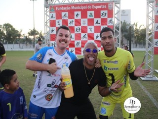 
<a style='margin-left: 5px;' class='btn btn-xs btn-social btn-facebook' href='https://www.facebook.com/sharer/sharer.php?u=https://www.boladovale.com.br/imgs/800-800-90/conteudo/fotos/1881/img9214-3.jpg' rel='popup' data-width='500' data-height='400'><i class='fa fa-facebook'></i>Compartilhar <span class='hidden-xs'>no Facebook</span>
</a> 
<a class='btn btn-default btn-xs' target='_blank' href='imgs/800-800-90/conteudo/fotos/1881/img9214-3.jpg'>
<span class='glyphicon glyphicon-cloud-download'></span> Salvar
</a> 
<span></span>