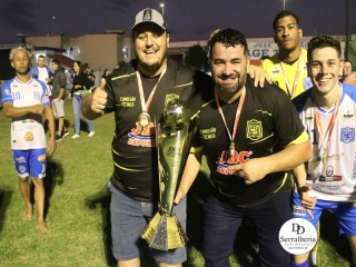 
<a style='margin-left: 5px;' class='btn btn-xs btn-social btn-facebook' href='https://www.facebook.com/sharer/sharer.php?u=https://www.boladovale.com.br/imgs/800-800-90/conteudo/fotos/1881/img9222.jpg' rel='popup' data-width='500' data-height='400'><i class='fa fa-facebook'></i>Compartilhar <span class='hidden-xs'>no Facebook</span>
</a> 
<a class='btn btn-default btn-xs' target='_blank' href='imgs/800-800-90/conteudo/fotos/1881/img9222.jpg'>
<span class='glyphicon glyphicon-cloud-download'></span> Salvar
</a> 
<span></span>