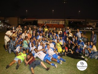 
<a style='margin-left: 5px;' class='btn btn-xs btn-social btn-facebook' href='https://www.facebook.com/sharer/sharer.php?u=https://www.boladovale.com.br/imgs/800-800-90/conteudo/fotos/1881/img9229.jpg' rel='popup' data-width='500' data-height='400'><i class='fa fa-facebook'></i>Compartilhar <span class='hidden-xs'>no Facebook</span>
</a> 
<a class='btn btn-default btn-xs' target='_blank' href='imgs/800-800-90/conteudo/fotos/1881/img9229.jpg'>
<span class='glyphicon glyphicon-cloud-download'></span> Salvar
</a> 
<span></span>