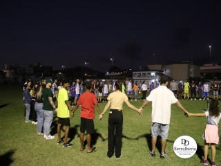 
<a style='margin-left: 5px;' class='btn btn-xs btn-social btn-facebook' href='https://www.facebook.com/sharer/sharer.php?u=https://www.boladovale.com.br/imgs/800-800-90/conteudo/fotos/1881/img9242.jpg' rel='popup' data-width='500' data-height='400'><i class='fa fa-facebook'></i>Compartilhar <span class='hidden-xs'>no Facebook</span>
</a> 
<a class='btn btn-default btn-xs' target='_blank' href='imgs/800-800-90/conteudo/fotos/1881/img9242.jpg'>
<span class='glyphicon glyphicon-cloud-download'></span> Salvar
</a> 
<span></span>