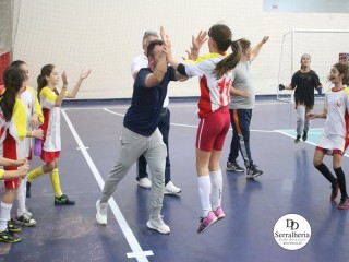 
<a style='margin-left: 5px;' class='btn btn-xs btn-social btn-facebook' href='https://www.facebook.com/sharer/sharer.php?u=https://www.boladovale.com.br/imgs/800-800-90/conteudo/fotos/1884/img9716.jpg' rel='popup' data-width='500' data-height='400'><i class='fa fa-facebook'></i>Compartilhar <span class='hidden-xs'>no Facebook</span>
</a> 
<a class='btn btn-default btn-xs' target='_blank' href='imgs/800-800-90/conteudo/fotos/1884/img9716.jpg'>
<span class='glyphicon glyphicon-cloud-download'></span> Salvar
</a> 
<span></span>