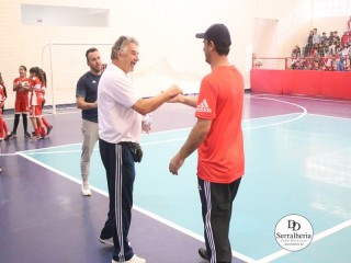 
<a style='margin-left: 5px;' class='btn btn-xs btn-social btn-facebook' href='https://www.facebook.com/sharer/sharer.php?u=https://www.boladovale.com.br/imgs/800-800-90/conteudo/fotos/1884/img9746.jpg' rel='popup' data-width='500' data-height='400'><i class='fa fa-facebook'></i>Compartilhar <span class='hidden-xs'>no Facebook</span>
</a> 
<a class='btn btn-default btn-xs' target='_blank' href='imgs/800-800-90/conteudo/fotos/1884/img9746.jpg'>
<span class='glyphicon glyphicon-cloud-download'></span> Salvar
</a> 
<span></span>