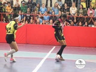 
<a style='margin-left: 5px;' class='btn btn-xs btn-social btn-facebook' href='https://www.facebook.com/sharer/sharer.php?u=https://www.boladovale.com.br/imgs/800-800-90/conteudo/fotos/1886/img9999-121.jpg' rel='popup' data-width='500' data-height='400'><i class='fa fa-facebook'></i>Compartilhar <span class='hidden-xs'>no Facebook</span>
</a> 
<a class='btn btn-default btn-xs' target='_blank' href='imgs/800-800-90/conteudo/fotos/1886/img9999-121.jpg'>
<span class='glyphicon glyphicon-cloud-download'></span> Salvar
</a> 
<span></span>