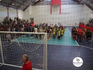 
<a style='margin-left: 5px;' class='btn btn-xs btn-social btn-facebook' href='https://www.facebook.com/sharer/sharer.php?u=https://www.boladovale.com.br/imgs/800-800-90/conteudo/fotos/1892/img9999-445.jpg' rel='popup' data-width='500' data-height='400'><i class='fa fa-facebook'></i>Compartilhar <span class='hidden-xs'>no Facebook</span>
</a> 
<a class='btn btn-default btn-xs' target='_blank' href='imgs/800-800-90/conteudo/fotos/1892/img9999-445.jpg'>
<span class='glyphicon glyphicon-cloud-download'></span> Salvar
</a> 
<span></span>