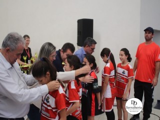 
<a style='margin-left: 5px;' class='btn btn-xs btn-social btn-facebook' href='https://www.facebook.com/sharer/sharer.php?u=https://www.boladovale.com.br/imgs/800-800-90/conteudo/fotos/1892/img9999-448.jpg' rel='popup' data-width='500' data-height='400'><i class='fa fa-facebook'></i>Compartilhar <span class='hidden-xs'>no Facebook</span>
</a> 
<a class='btn btn-default btn-xs' target='_blank' href='imgs/800-800-90/conteudo/fotos/1892/img9999-448.jpg'>
<span class='glyphicon glyphicon-cloud-download'></span> Salvar
</a> 
<span></span>