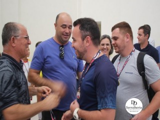 
<a style='margin-left: 5px;' class='btn btn-xs btn-social btn-facebook' href='https://www.facebook.com/sharer/sharer.php?u=https://www.boladovale.com.br/imgs/800-800-90/conteudo/fotos/1892/img9999-455.jpg' rel='popup' data-width='500' data-height='400'><i class='fa fa-facebook'></i>Compartilhar <span class='hidden-xs'>no Facebook</span>
</a> 
<a class='btn btn-default btn-xs' target='_blank' href='imgs/800-800-90/conteudo/fotos/1892/img9999-455.jpg'>
<span class='glyphicon glyphicon-cloud-download'></span> Salvar
</a> 
<span></span>