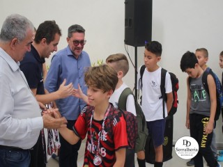 
<a style='margin-left: 5px;' class='btn btn-xs btn-social btn-facebook' href='https://www.facebook.com/sharer/sharer.php?u=https://www.boladovale.com.br/imgs/800-800-90/conteudo/fotos/1892/img9999-459.jpg' rel='popup' data-width='500' data-height='400'><i class='fa fa-facebook'></i>Compartilhar <span class='hidden-xs'>no Facebook</span>
</a> 
<a class='btn btn-default btn-xs' target='_blank' href='imgs/800-800-90/conteudo/fotos/1892/img9999-459.jpg'>
<span class='glyphicon glyphicon-cloud-download'></span> Salvar
</a> 
<span></span>