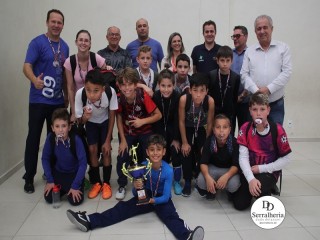 
<a style='margin-left: 5px;' class='btn btn-xs btn-social btn-facebook' href='https://www.facebook.com/sharer/sharer.php?u=https://www.boladovale.com.br/imgs/800-800-90/conteudo/fotos/1892/img9999-464.jpg' rel='popup' data-width='500' data-height='400'><i class='fa fa-facebook'></i>Compartilhar <span class='hidden-xs'>no Facebook</span>
</a> 
<a class='btn btn-default btn-xs' target='_blank' href='imgs/800-800-90/conteudo/fotos/1892/img9999-464.jpg'>
<span class='glyphicon glyphicon-cloud-download'></span> Salvar
</a> 
<span></span>