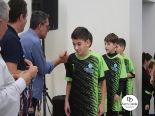 
<a style='margin-left: 5px;' class='btn btn-xs btn-social btn-facebook' href='https://www.facebook.com/sharer/sharer.php?u=https://www.boladovale.com.br/imgs/800-800-90/conteudo/fotos/1892/img9999-465.jpg' rel='popup' data-width='500' data-height='400'><i class='fa fa-facebook'></i>Compartilhar <span class='hidden-xs'>no Facebook</span>
</a> 
<a class='btn btn-default btn-xs' target='_blank' href='imgs/800-800-90/conteudo/fotos/1892/img9999-465.jpg'>
<span class='glyphicon glyphicon-cloud-download'></span> Salvar
</a> 
<span></span>