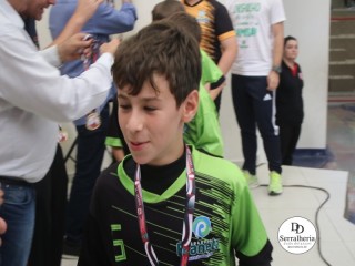 
<a style='margin-left: 5px;' class='btn btn-xs btn-social btn-facebook' href='https://www.facebook.com/sharer/sharer.php?u=https://www.boladovale.com.br/imgs/800-800-90/conteudo/fotos/1892/img9999-468.jpg' rel='popup' data-width='500' data-height='400'><i class='fa fa-facebook'></i>Compartilhar <span class='hidden-xs'>no Facebook</span>
</a> 
<a class='btn btn-default btn-xs' target='_blank' href='imgs/800-800-90/conteudo/fotos/1892/img9999-468.jpg'>
<span class='glyphicon glyphicon-cloud-download'></span> Salvar
</a> 
<span></span>