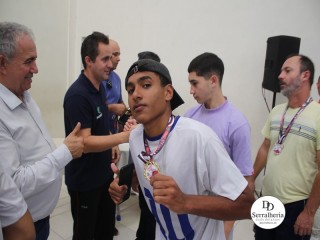
<a style='margin-left: 5px;' class='btn btn-xs btn-social btn-facebook' href='https://www.facebook.com/sharer/sharer.php?u=https://www.boladovale.com.br/imgs/800-800-90/conteudo/fotos/1892/img9999-537.jpg' rel='popup' data-width='500' data-height='400'><i class='fa fa-facebook'></i>Compartilhar <span class='hidden-xs'>no Facebook</span>
</a> 
<a class='btn btn-default btn-xs' target='_blank' href='imgs/800-800-90/conteudo/fotos/1892/img9999-537.jpg'>
<span class='glyphicon glyphicon-cloud-download'></span> Salvar
</a> 
<span></span>
