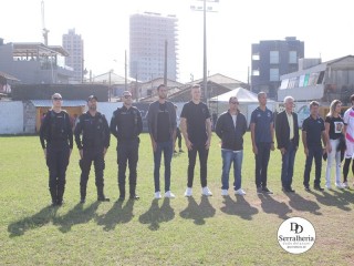 
<a style='margin-left: 5px;' class='btn btn-xs btn-social btn-facebook' href='https://www.facebook.com/sharer/sharer.php?u=https://www.boladovale.com.br/imgs/800-800-90/conteudo/fotos/1895/img1770.jpg' rel='popup' data-width='500' data-height='400'><i class='fa fa-facebook'></i>Compartilhar <span class='hidden-xs'>no Facebook</span>
</a> 
<a class='btn btn-default btn-xs' target='_blank' href='imgs/800-800-90/conteudo/fotos/1895/img1770.jpg'>
<span class='glyphicon glyphicon-cloud-download'></span> Salvar
</a> 
<span></span>