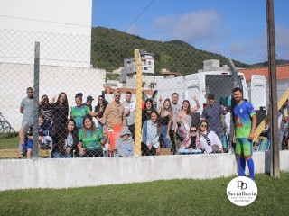
<a style='margin-left: 5px;' class='btn btn-xs btn-social btn-facebook' href='https://www.facebook.com/sharer/sharer.php?u=https://www.boladovale.com.br/imgs/800-800-90/conteudo/fotos/1895/img1779.jpg' rel='popup' data-width='500' data-height='400'><i class='fa fa-facebook'></i>Compartilhar <span class='hidden-xs'>no Facebook</span>
</a> 
<a class='btn btn-default btn-xs' target='_blank' href='imgs/800-800-90/conteudo/fotos/1895/img1779.jpg'>
<span class='glyphicon glyphicon-cloud-download'></span> Salvar
</a> 
<span></span>