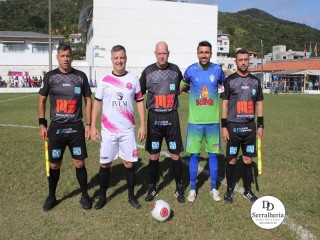 
<a style='margin-left: 5px;' class='btn btn-xs btn-social btn-facebook' href='https://www.facebook.com/sharer/sharer.php?u=https://www.boladovale.com.br/imgs/800-800-90/conteudo/fotos/1895/img1785.jpg' rel='popup' data-width='500' data-height='400'><i class='fa fa-facebook'></i>Compartilhar <span class='hidden-xs'>no Facebook</span>
</a> 
<a class='btn btn-default btn-xs' target='_blank' href='imgs/800-800-90/conteudo/fotos/1895/img1785.jpg'>
<span class='glyphicon glyphicon-cloud-download'></span> Salvar
</a> 
<span></span>