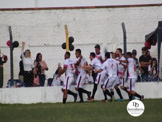 
<a style='margin-left: 5px;' class='btn btn-xs btn-social btn-facebook' href='https://www.facebook.com/sharer/sharer.php?u=https://www.boladovale.com.br/imgs/800-800-90/conteudo/fotos/1895/img1971.jpg' rel='popup' data-width='500' data-height='400'><i class='fa fa-facebook'></i>Compartilhar <span class='hidden-xs'>no Facebook</span>
</a> 
<a class='btn btn-default btn-xs' target='_blank' href='imgs/800-800-90/conteudo/fotos/1895/img1971.jpg'>
<span class='glyphicon glyphicon-cloud-download'></span> Salvar
</a> 
<span></span>