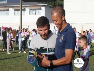 
<a style='margin-left: 5px;' class='btn btn-xs btn-social btn-facebook' href='https://www.facebook.com/sharer/sharer.php?u=https://www.boladovale.com.br/imgs/800-800-90/conteudo/fotos/1895/img2139.jpg' rel='popup' data-width='500' data-height='400'><i class='fa fa-facebook'></i>Compartilhar <span class='hidden-xs'>no Facebook</span>
</a> 
<a class='btn btn-default btn-xs' target='_blank' href='imgs/800-800-90/conteudo/fotos/1895/img2139.jpg'>
<span class='glyphicon glyphicon-cloud-download'></span> Salvar
</a> 
<span></span>