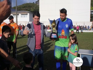 
<a style='margin-left: 5px;' class='btn btn-xs btn-social btn-facebook' href='https://www.facebook.com/sharer/sharer.php?u=https://www.boladovale.com.br/imgs/800-800-90/conteudo/fotos/1895/img2145.jpg' rel='popup' data-width='500' data-height='400'><i class='fa fa-facebook'></i>Compartilhar <span class='hidden-xs'>no Facebook</span>
</a> 
<a class='btn btn-default btn-xs' target='_blank' href='imgs/800-800-90/conteudo/fotos/1895/img2145.jpg'>
<span class='glyphicon glyphicon-cloud-download'></span> Salvar
</a> 
<span></span>