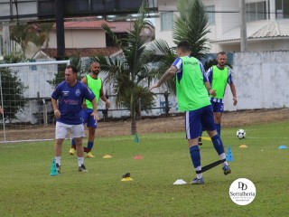 
<a style='margin-left: 5px;' class='btn btn-xs btn-social btn-facebook' href='https://www.facebook.com/sharer/sharer.php?u=https://www.boladovale.com.br/imgs/800-800-90/conteudo/fotos/1896/img2326.jpg' rel='popup' data-width='500' data-height='400'><i class='fa fa-facebook'></i>Compartilhar <span class='hidden-xs'>no Facebook</span>
</a> 
<a class='btn btn-default btn-xs' target='_blank' href='imgs/800-800-90/conteudo/fotos/1896/img2326.jpg'>
<span class='glyphicon glyphicon-cloud-download'></span> Salvar
</a> 
<span></span>