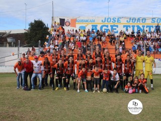 
<a style='margin-left: 5px;' class='btn btn-xs btn-social btn-facebook' href='https://www.facebook.com/sharer/sharer.php?u=https://www.boladovale.com.br/imgs/800-800-90/conteudo/fotos/1896/img2414.jpg' rel='popup' data-width='500' data-height='400'><i class='fa fa-facebook'></i>Compartilhar <span class='hidden-xs'>no Facebook</span>
</a> 
<a class='btn btn-default btn-xs' target='_blank' href='imgs/800-800-90/conteudo/fotos/1896/img2414.jpg'>
<span class='glyphicon glyphicon-cloud-download'></span> Salvar
</a> 
<span></span>