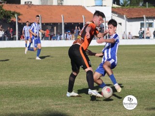 
<a style='margin-left: 5px;' class='btn btn-xs btn-social btn-facebook' href='https://www.facebook.com/sharer/sharer.php?u=https://www.boladovale.com.br/imgs/800-800-90/conteudo/fotos/1896/img2479.jpg' rel='popup' data-width='500' data-height='400'><i class='fa fa-facebook'></i>Compartilhar <span class='hidden-xs'>no Facebook</span>
</a> 
<a class='btn btn-default btn-xs' target='_blank' href='imgs/800-800-90/conteudo/fotos/1896/img2479.jpg'>
<span class='glyphicon glyphicon-cloud-download'></span> Salvar
</a> 
<span></span>