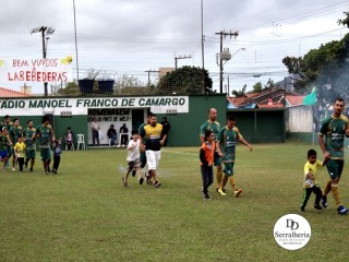 
<a style='margin-left: 5px;' class='btn btn-xs btn-social btn-facebook' href='https://www.facebook.com/sharer/sharer.php?u=https://www.boladovale.com.br/imgs/800-800-90/conteudo/fotos/1898/img2704.jpg' rel='popup' data-width='500' data-height='400'><i class='fa fa-facebook'></i>Compartilhar <span class='hidden-xs'>no Facebook</span>
</a> 
<a class='btn btn-default btn-xs' target='_blank' href='imgs/800-800-90/conteudo/fotos/1898/img2704.jpg'>
<span class='glyphicon glyphicon-cloud-download'></span> Salvar
</a> 
<span></span>