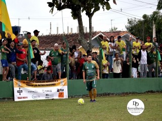 
<a style='margin-left: 5px;' class='btn btn-xs btn-social btn-facebook' href='https://www.facebook.com/sharer/sharer.php?u=https://www.boladovale.com.br/imgs/800-800-90/conteudo/fotos/1898/img2982.jpg' rel='popup' data-width='500' data-height='400'><i class='fa fa-facebook'></i>Compartilhar <span class='hidden-xs'>no Facebook</span>
</a> 
<a class='btn btn-default btn-xs' target='_blank' href='imgs/800-800-90/conteudo/fotos/1898/img2982.jpg'>
<span class='glyphicon glyphicon-cloud-download'></span> Salvar
</a> 
<span></span>